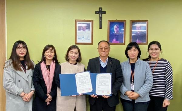 대덕구다문화가족지원센터,우송정보대학과 업무협약 체결 모습