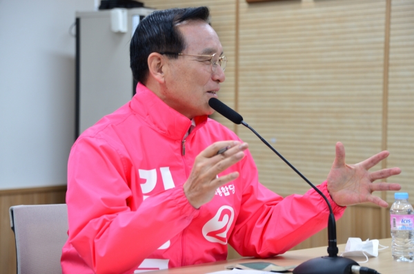 21대 총선 세종시 갑 선거구에 출마한 미래통합당 김중로 후보