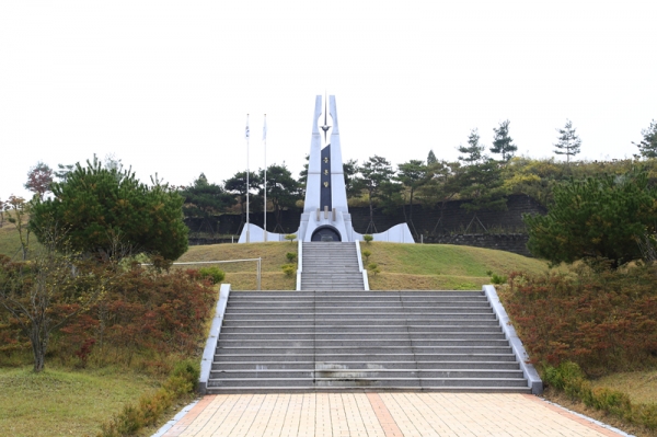 4월 현충시설, 옥천군 충혼공원