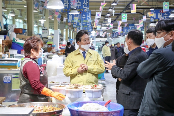 민생현장방문 왜목마을을 찾은 김홍장 당진시장