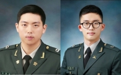 (왼쪽부터)김형우·송형주 중위