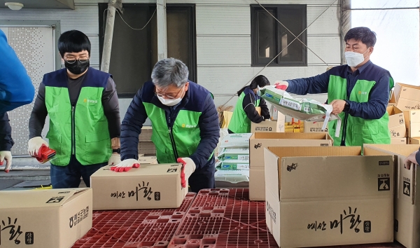 충남농협 경제사업장 택배주문 포장작업 일손 지원
