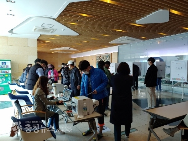 금산읍 사전투표소 모습