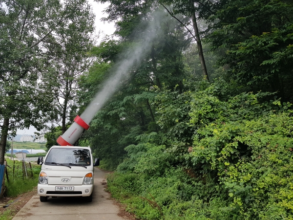 모기유충 구제사업 및 월동모기 방제사업 진행 모습