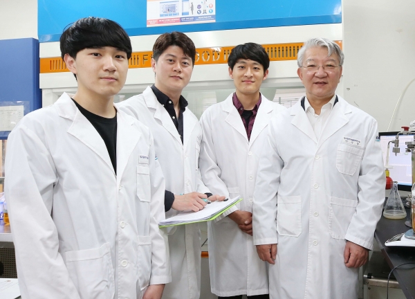 이상엽(오른쪽) 교수 연구팀