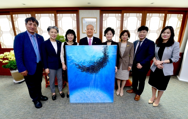 이근화 화백 작품 흐름 기증.