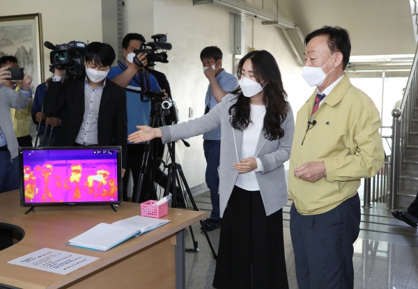 설동호 교육감 등교수업대비 현장방문 모습