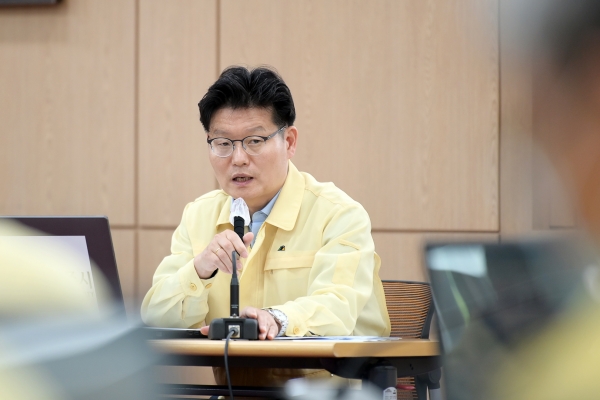 공주시 코로나19 일일대책회의 및 주간업무계획보고 개최 모습