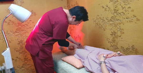 지난해 난임부부 한방치료 모습