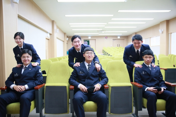 왼쪽위부터 아래로 류희경(18학번)·류한곤(20학번) 남매, 조대현(17학번)·조대관(20학번), 김경식(17학번)·김병식(20학번) 형제