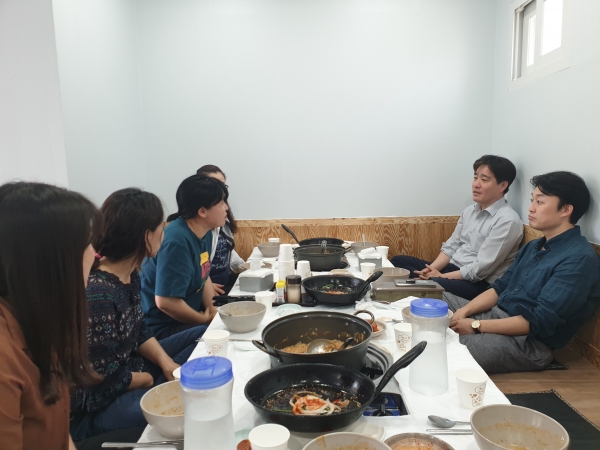 현장소통 두시의 데이트 진행 모습