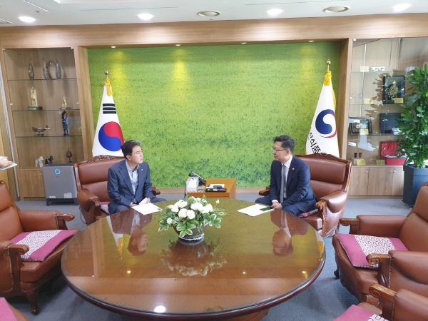 김태흠 의원과 김현수 농림축산식품부 장관