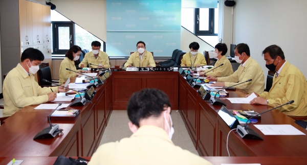 아산시의회는 2019회계연도 결산 및 예비비 지출승인 건에 대하여 예산결산특별위원회를 구성하고 면밀한 심사를 진행 한다.