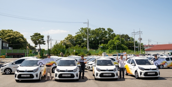 지난 2019년 차량나눔 사업 선정 기관 단체사진.