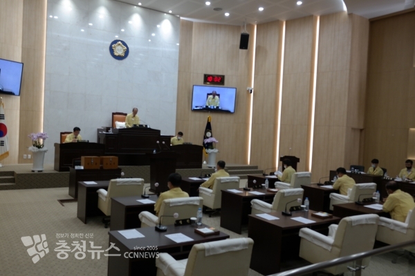 민주당 의원 없이 치러진 의장선거