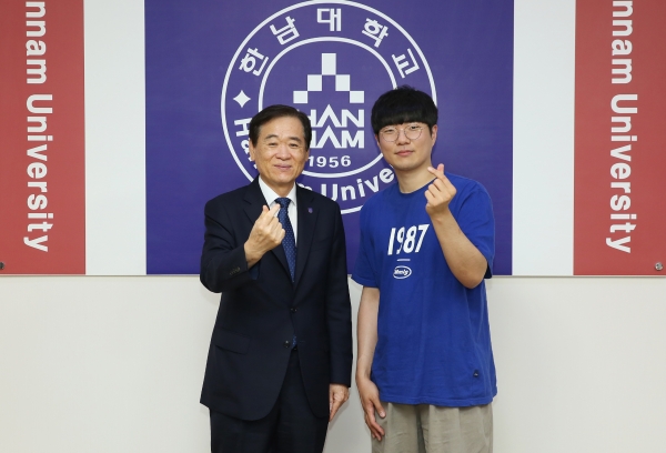 국내 ‘3D펜 장인’으로 불리는 ‘사나고’(본명 권원진)씨가 지난 29일 모교인 한남대학교를 방문해 후배들에게 이 같은 메시지를 전했다.