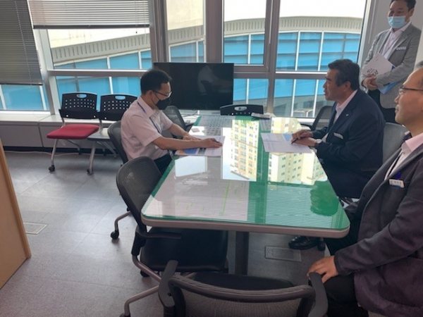 김동일 시장이 기획재정부 방문 현안사업 건의 모습