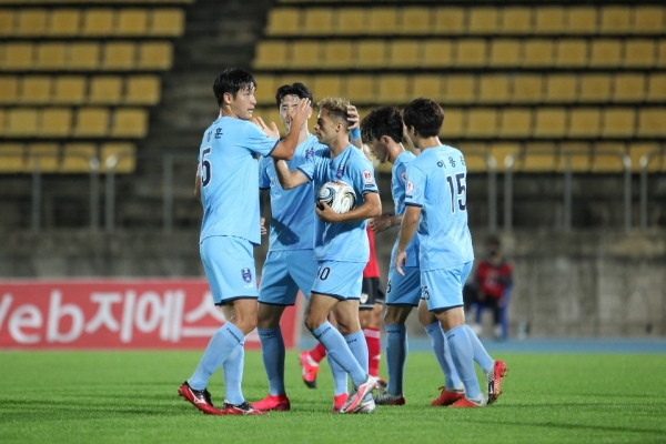 천안시축구단 경기 모습
