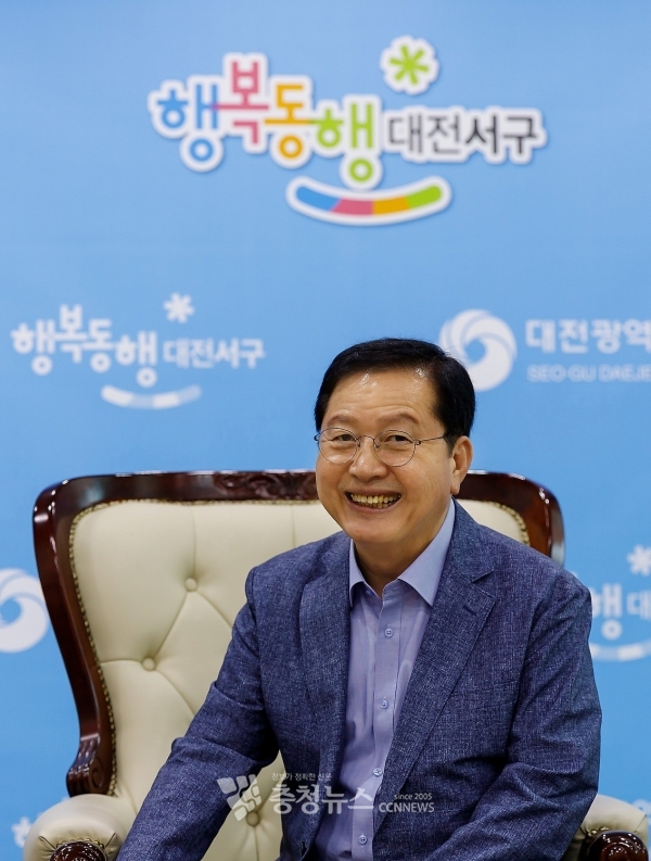 장종태 서구청장, 충청뉴스 인터뷰 모습.