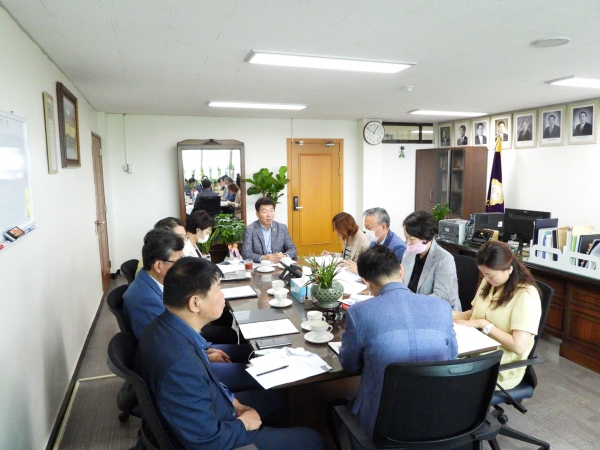 대덕구의회 의원-직원 간담회 모습.