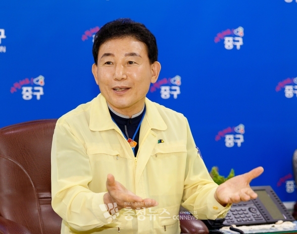 박용갑 대전 중구청장, 충청뉴스 인터뷰 모습. /조민영 기자