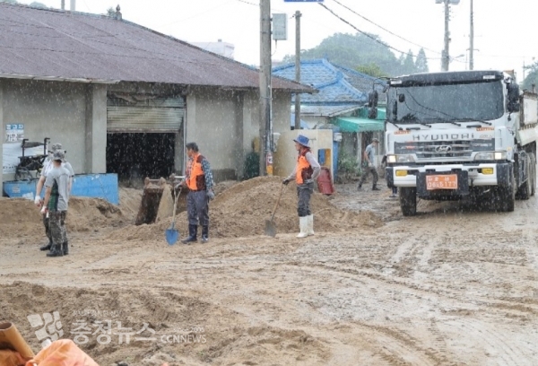 육군32사단 피해복구장면