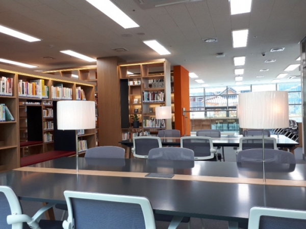 다정동도서관 내부 전경