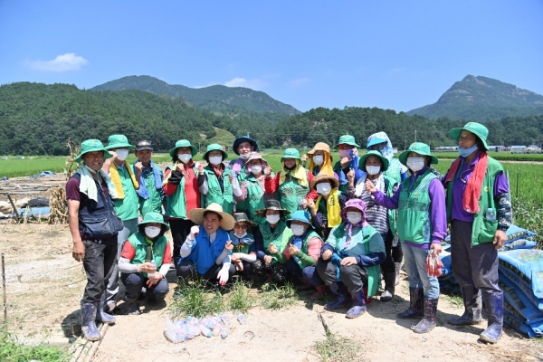 금산 수해지역 피해복구 봉사 후 단체사진