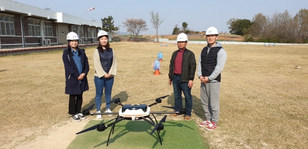 농업연구 동아리 농촌진흥공무원 7명 드론 자격증 취득