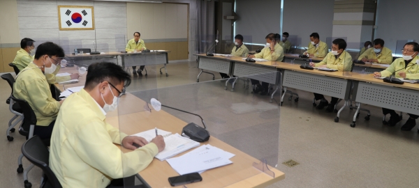 아산시 태풍 대처사항 및 코로나19 대책회의 개최 모습