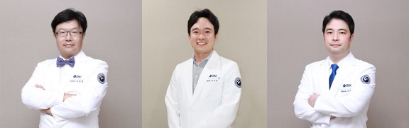 왼쪽부터 김상범 교수, 이기수 교수, 이정길 교수