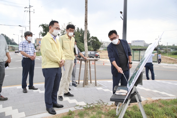 박상돈 시장 도로건설 사업장 점검 모습