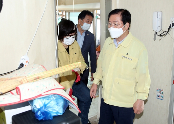 기성동 수해농가 피해지원 현장방문