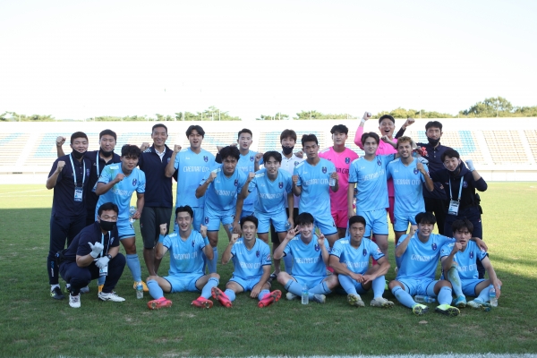 스플릿 2R 승리 단체사진 모습