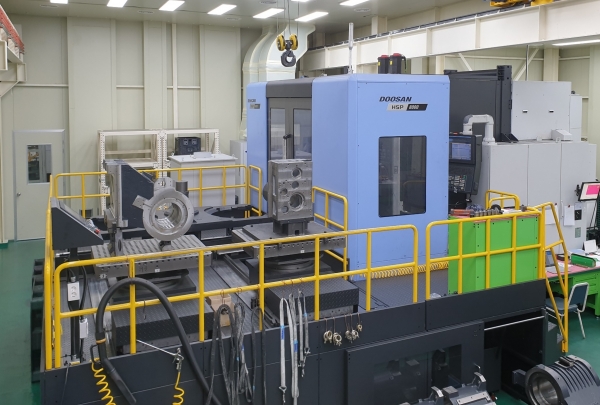 양산 실증 중인 4축 수평형 지그센터 시제품.