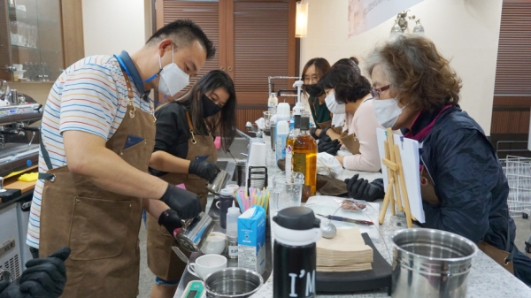 외식상품학과 '스스로 창업 Class 카페창업 속성반' 운영 모습