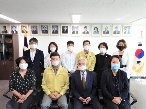 대덕구의회 위문품 전달 모습