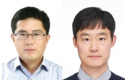 (좌로부터)김기일 교수와 김진석 박사과정생