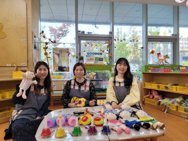 왼쪽부터 원예지, 민윤주, 오은석 교사/ 대덕대 아동보육상담학과 강력 추천