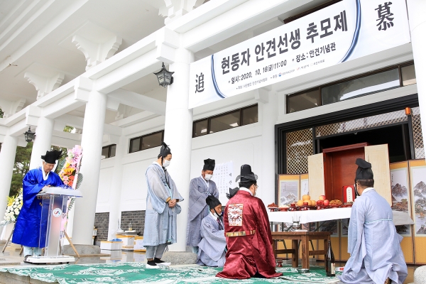 지난 16일 안견기념관에서 열린 안견선생 추모제 장면(초헌관 맹정호)
