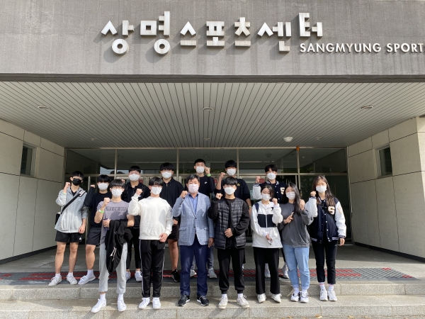 프로그램(10월) 참가자들의 단체사진