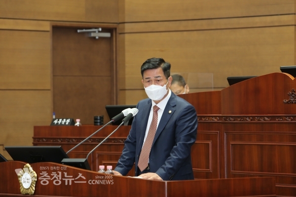 시정질문 하는 이교희 천안시의회 의원