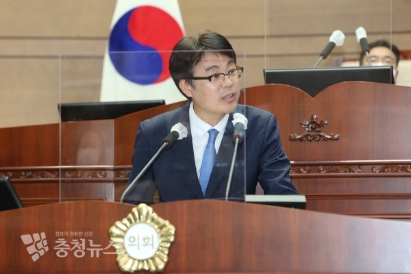 시정질문 하는 정병인 천안시의회 의원