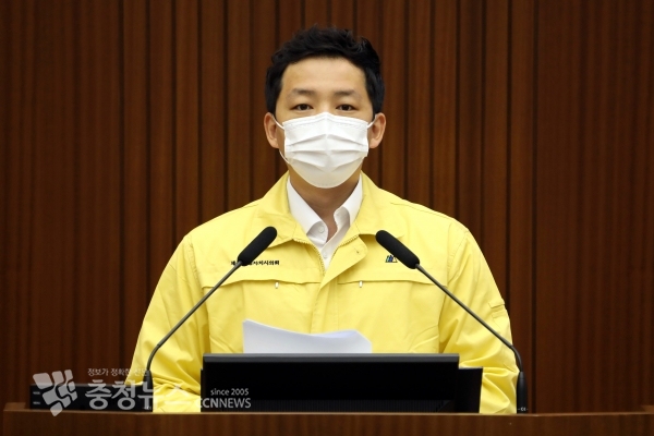 5분 발언하는 손인수 세종시의회 의원