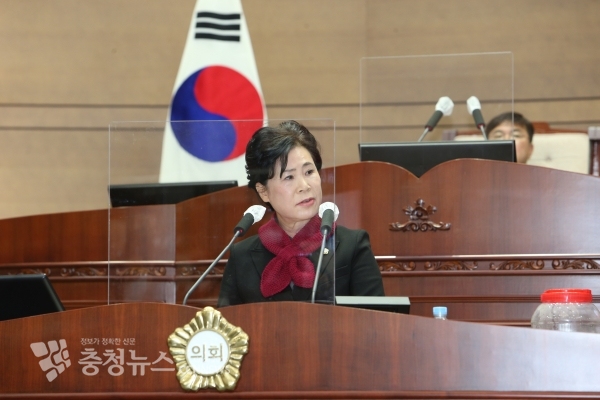 시정질문 하는 김행금 천안시의회 의원