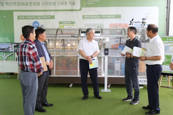 연구협력 및 국비 예산확보를 위해 지난 7월 농촌진흥청에 방문 중인 문정우 금산군수