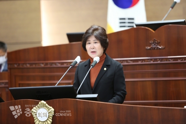 시정 질문하는 김월영 천안시의회 의원