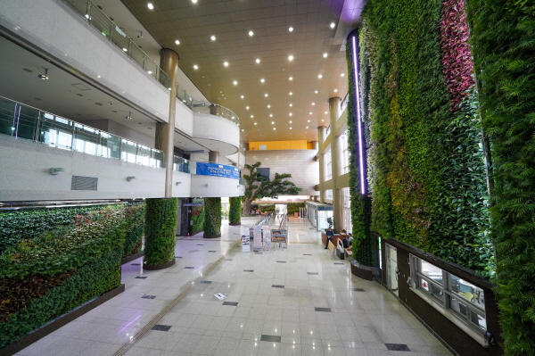 천안시청사 녹색 실내공원 조성