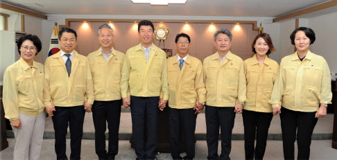 (왼쪽부터) 대덕구의회 박은희, 이경수, 오동환, 김태성, 김홍태, 김수연, 이삼남, 서미경 의원