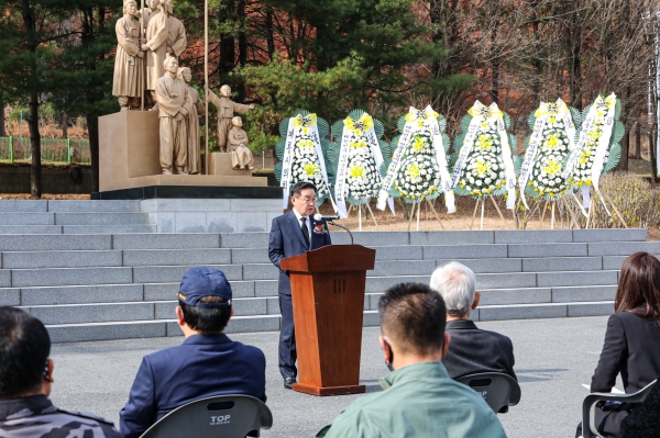 지난 17일 광복단결사대 기념탑에서 제13회 애국선열 추모제 개최